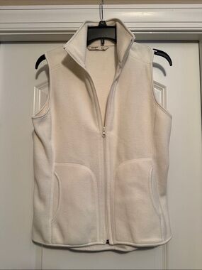 L.L. Bean Women’s Cream Fleece Full-Zip Vest